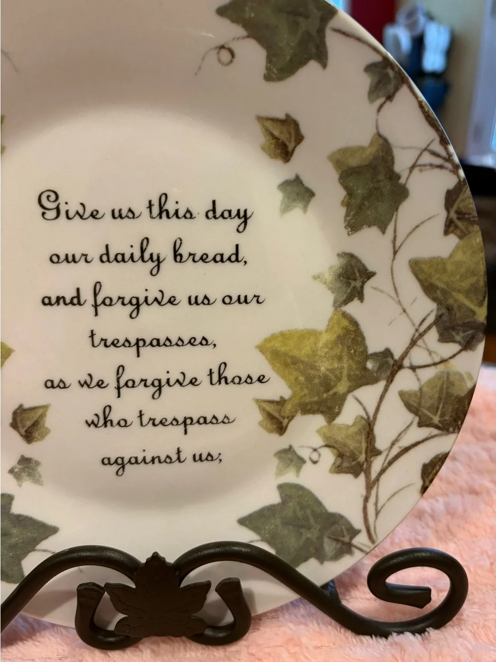 Ivy Prayer Accent Plate in Green - Decorative Dinnerware